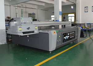 三明家居裝飾聚成墻板背景墻UV打印機與噴繪機的應(yīng)用與優(yōu)勢